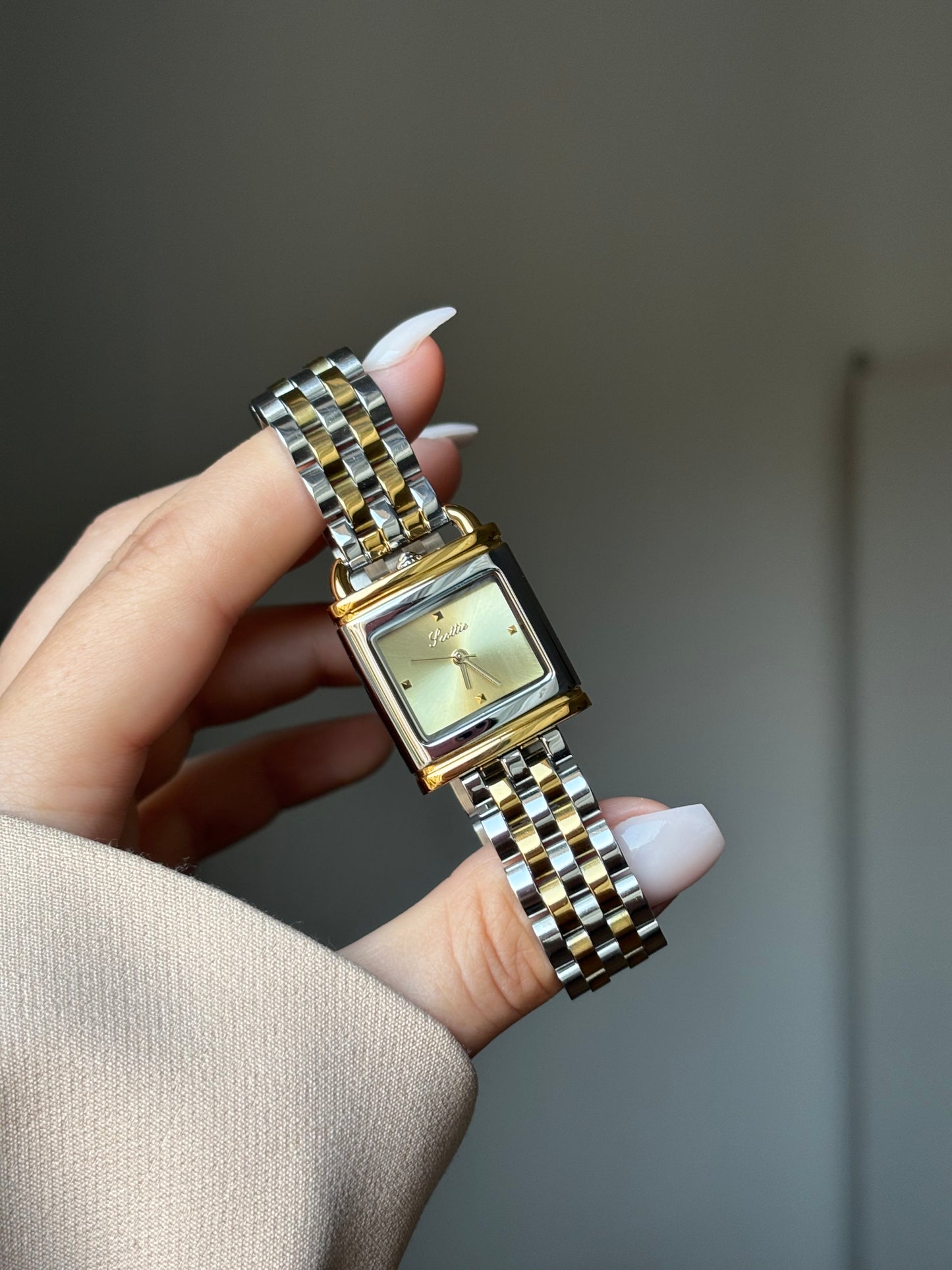 Montre femme doré argenté