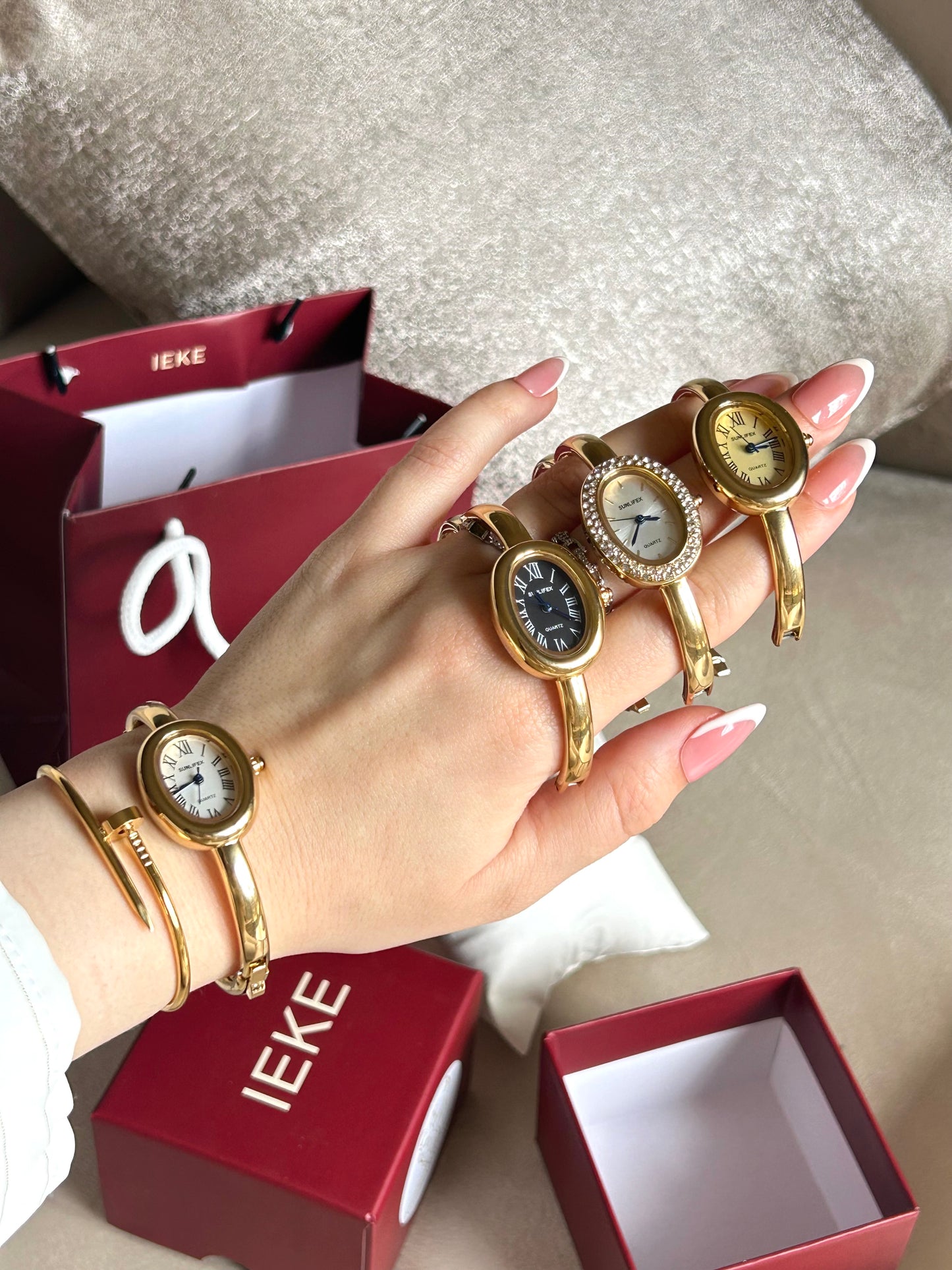 Montre vintage femme baignoire