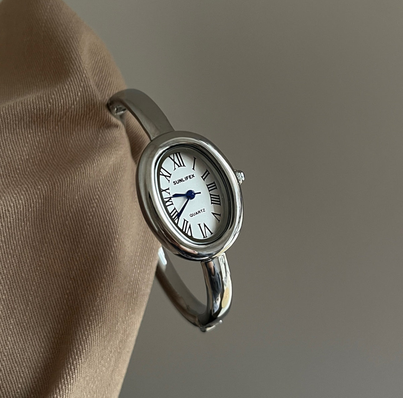 Montre vintage femme baignoire
