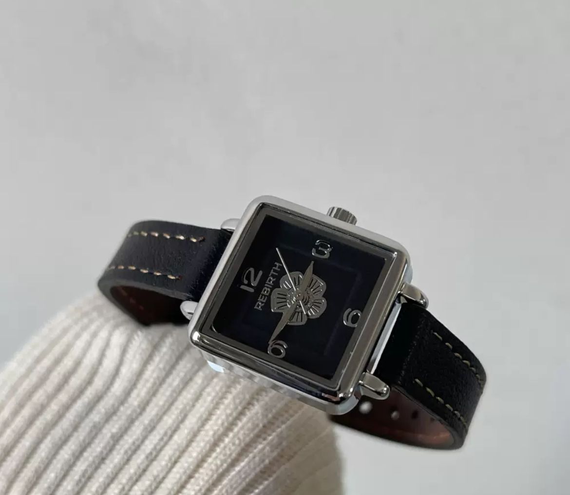Cuir noir argent