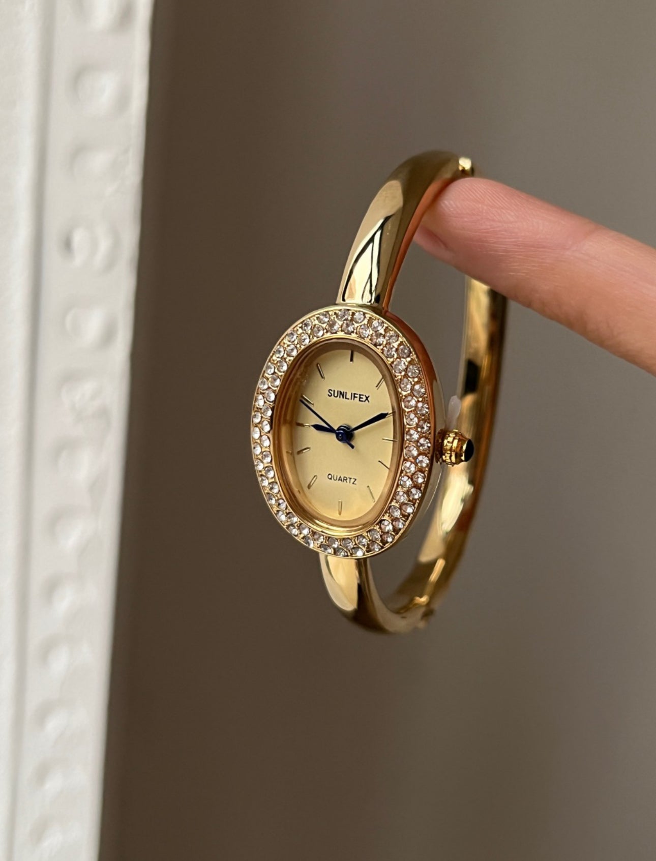 Montre vintage femme baignoire