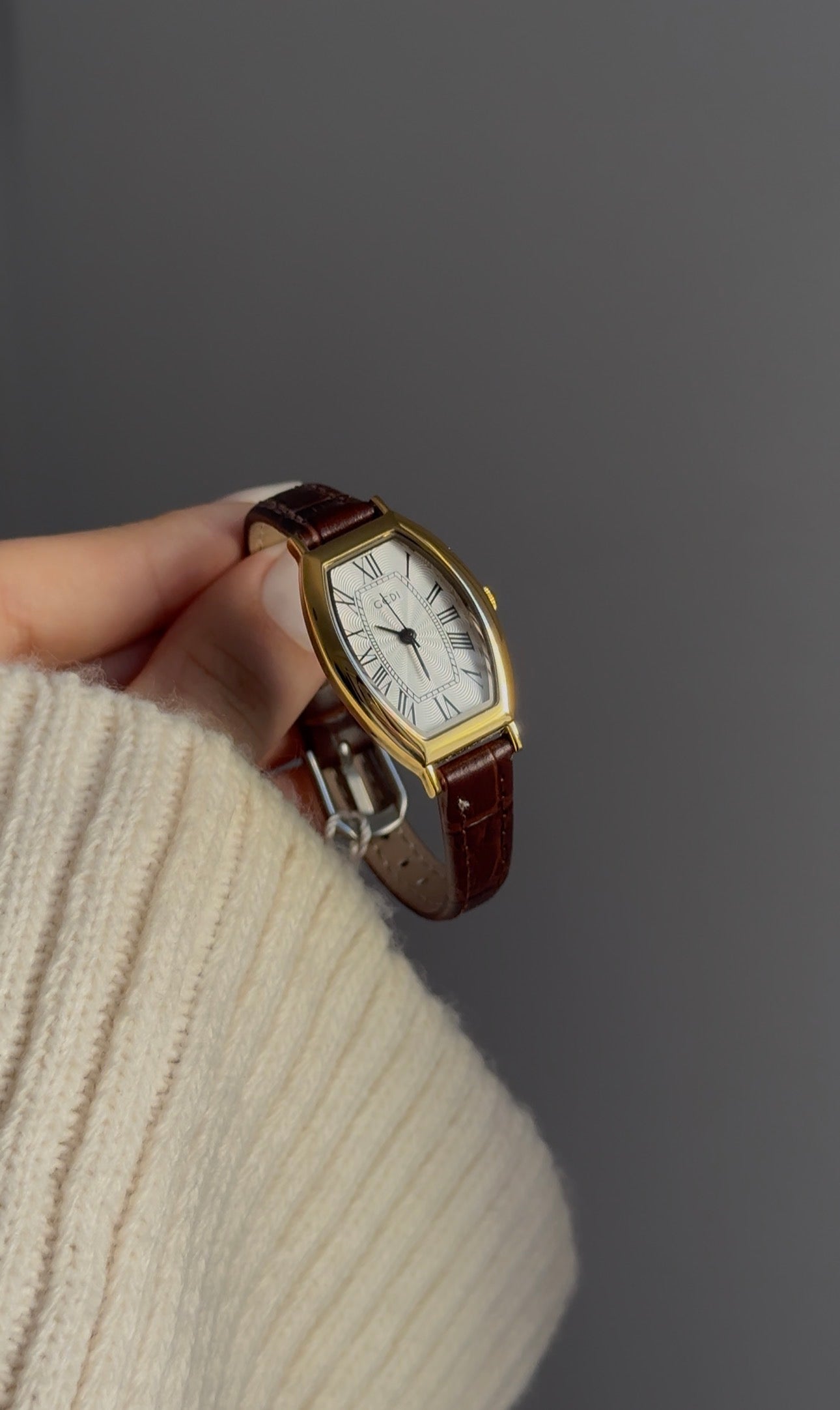 GEDI cuir ovale chiffres romains