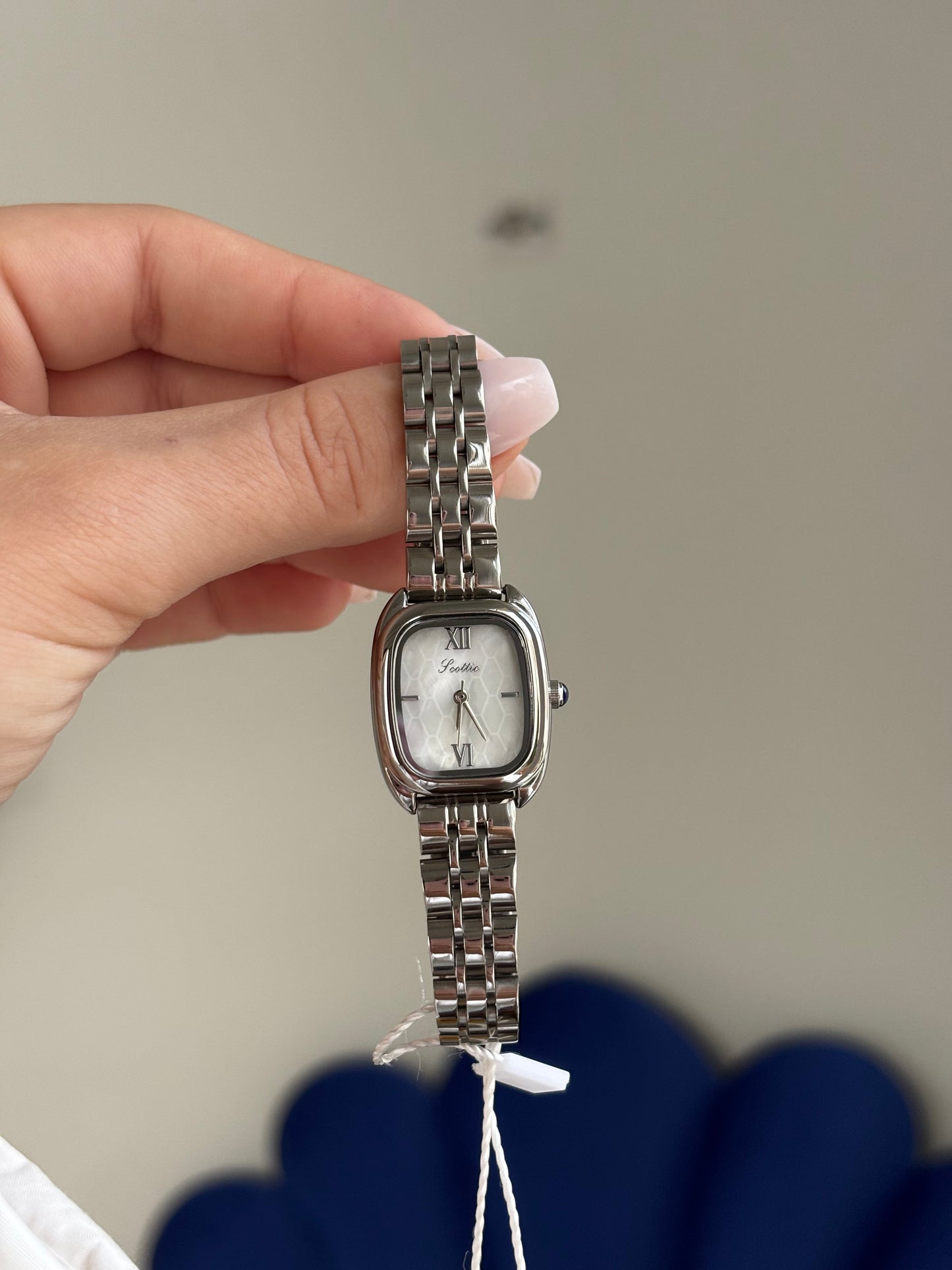 Montre femme carré argenté 