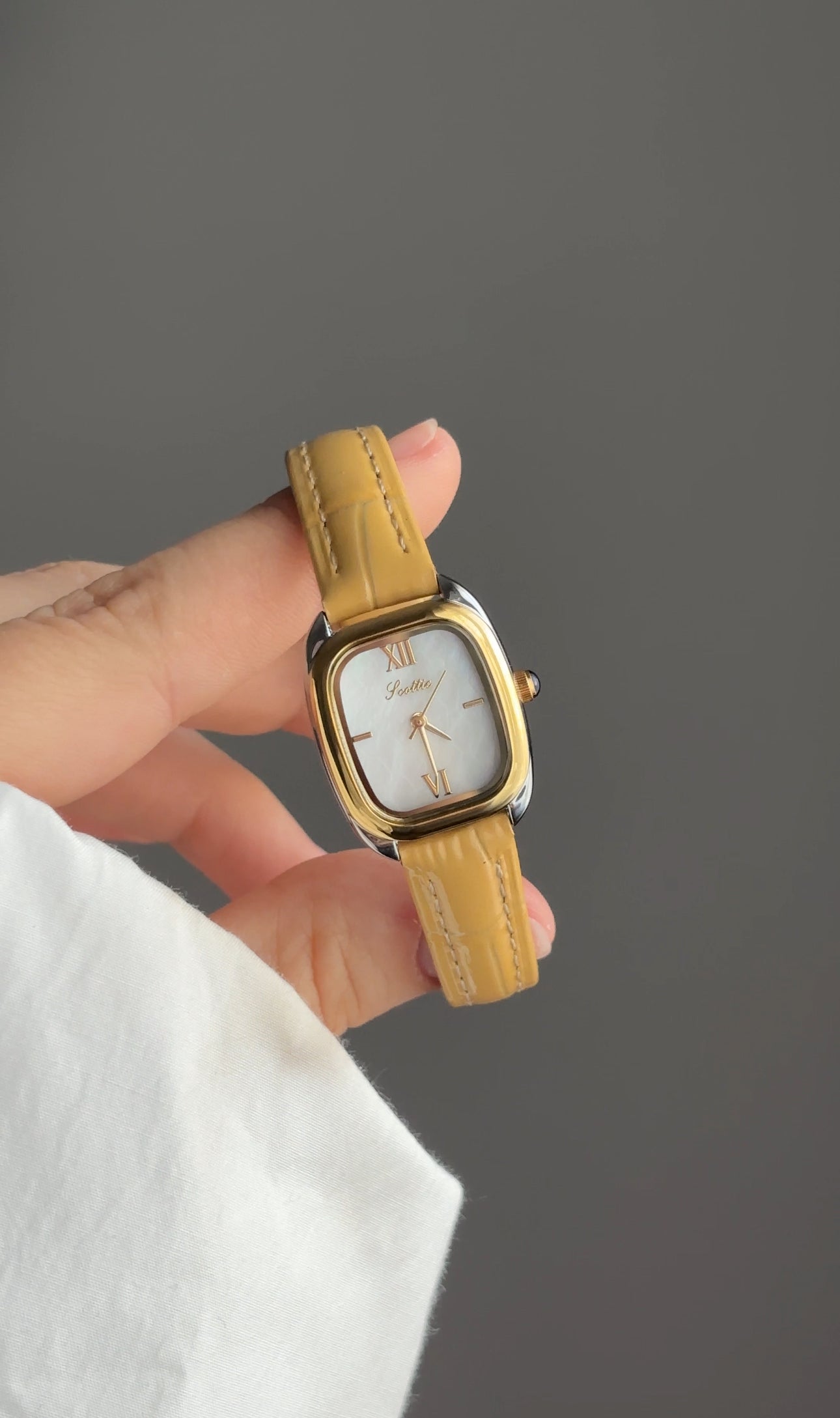 SCOTTIE mini carré cuir